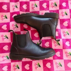 Black Leather Blundstone Chelsea Boots